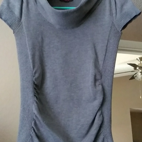 Top - Picture 2 of 4